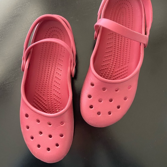 double strap crocs